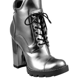 Guess Womens Roxey 4 Closed Toe Ankle Fashion Boots, Pewter